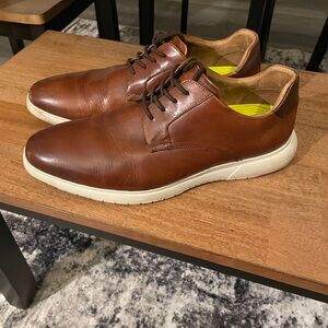 Florsheim Tan Leather hybrid shoes with Cream Soles